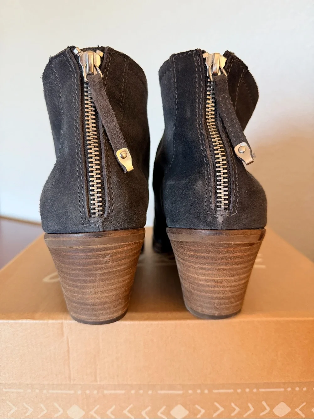 Dolce Vita, Elisa Gray Suede Women's Ankle Boots 9.5M